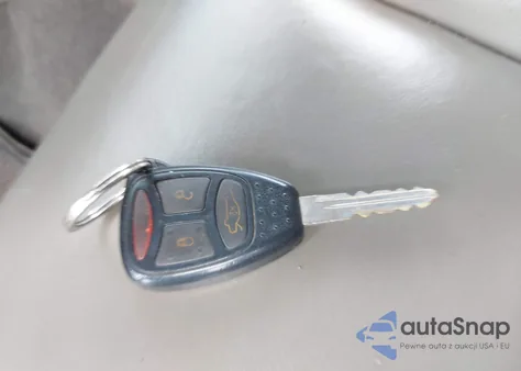 2005 Jeep Grand Cherokee Laredo z USA, uszkodzony, nr VIN 1J4HR48N15C687862